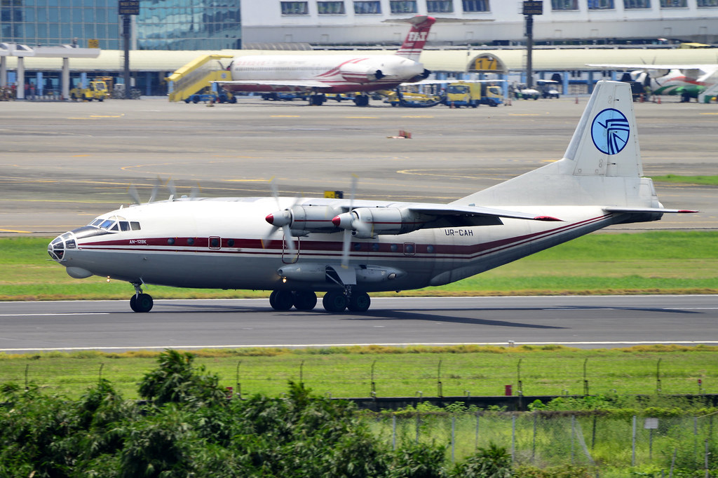 Photo of Ukraine Air Alliance UR-CAH, Antonov An-12