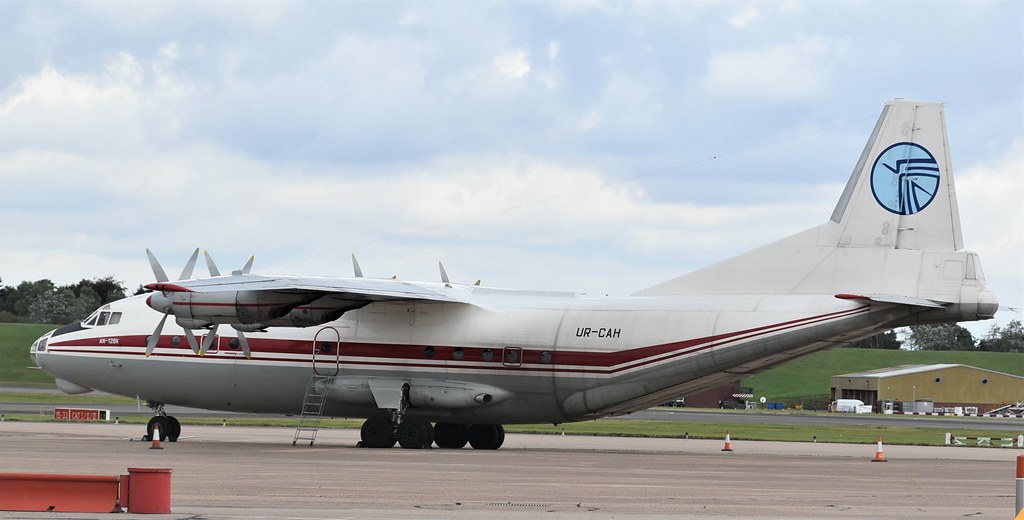 Photo of Ukraine Air Alliance UR-CAH, Antonov An-12
