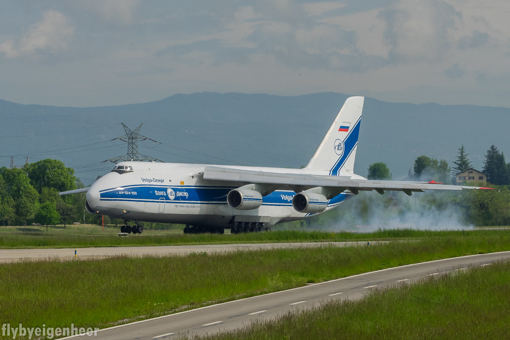 Photo of Volga-Dnepr RA-82042, Antonov An-124
