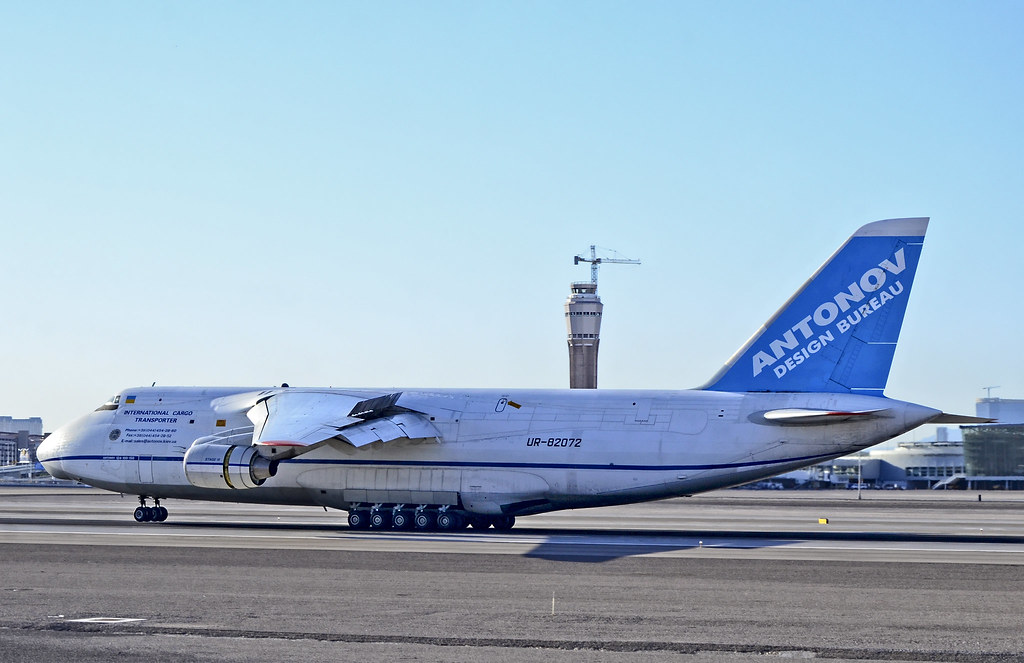 Photo of  UR-82072, Antonov An-124