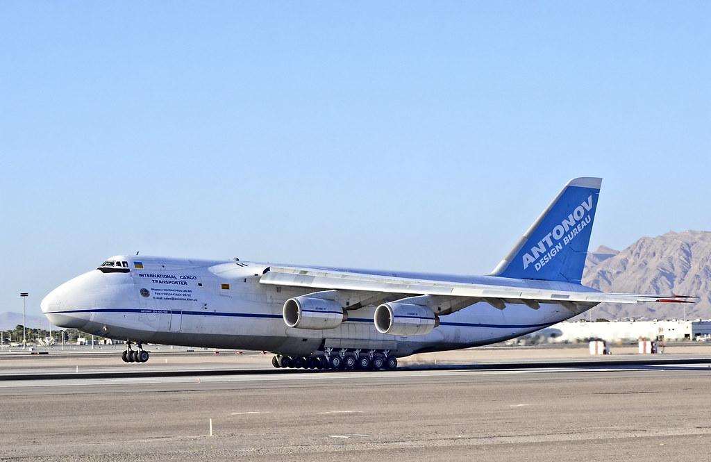 Photo of  UR-82072, Antonov An-124