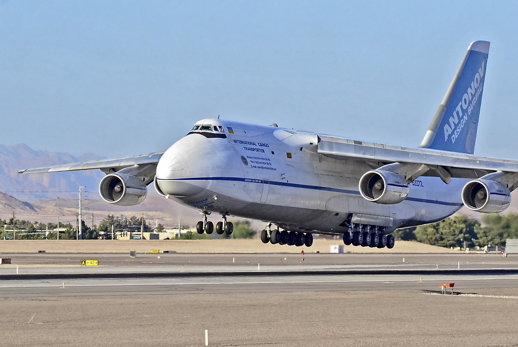 Photo of  UR-82072, Antonov An-124