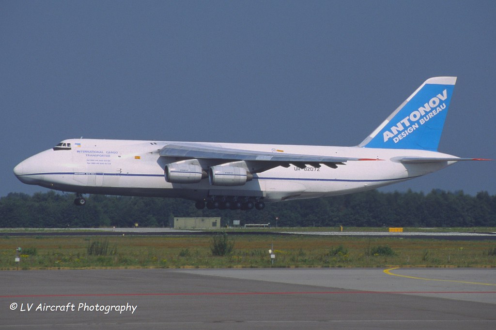 Photo of  UR-82072, Antonov An-124