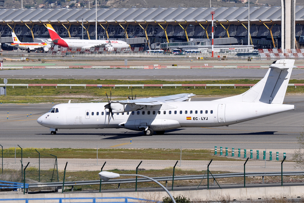 Photo of Swiftair EC-LYJ, ATR ATR-72-200