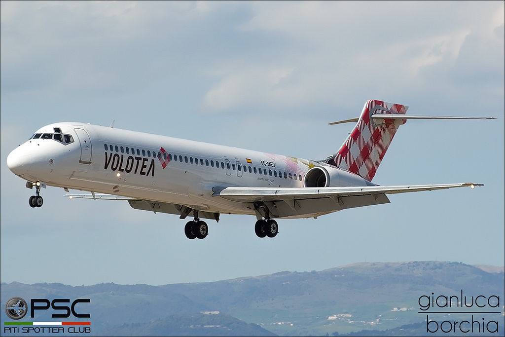 Photo of Volotea Airlines EC-MEZ, Boeing 717-200