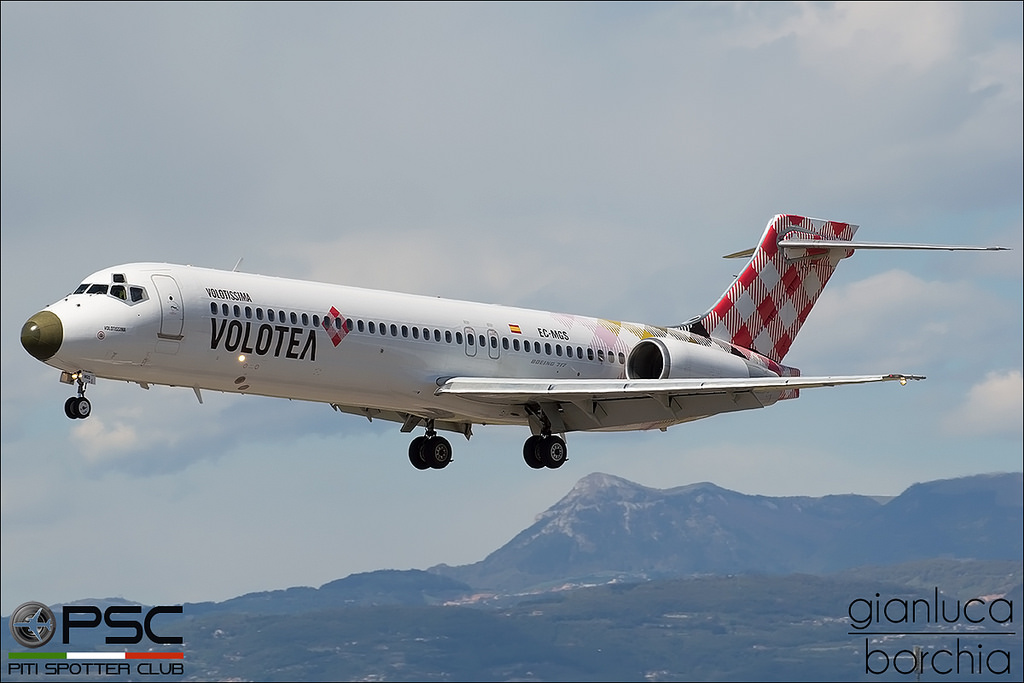 Photo of Volotea Airlines EC-MGS, Boeing 717-200