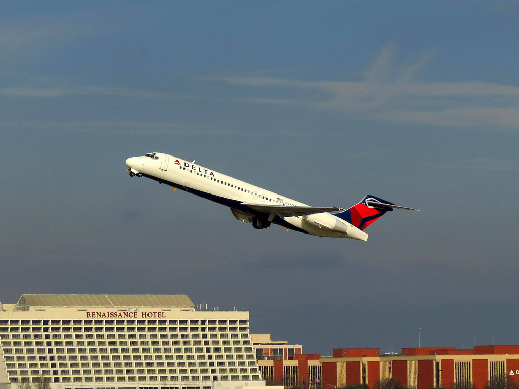 Photo of Delta Airlines N957AT, Boeing 717-200