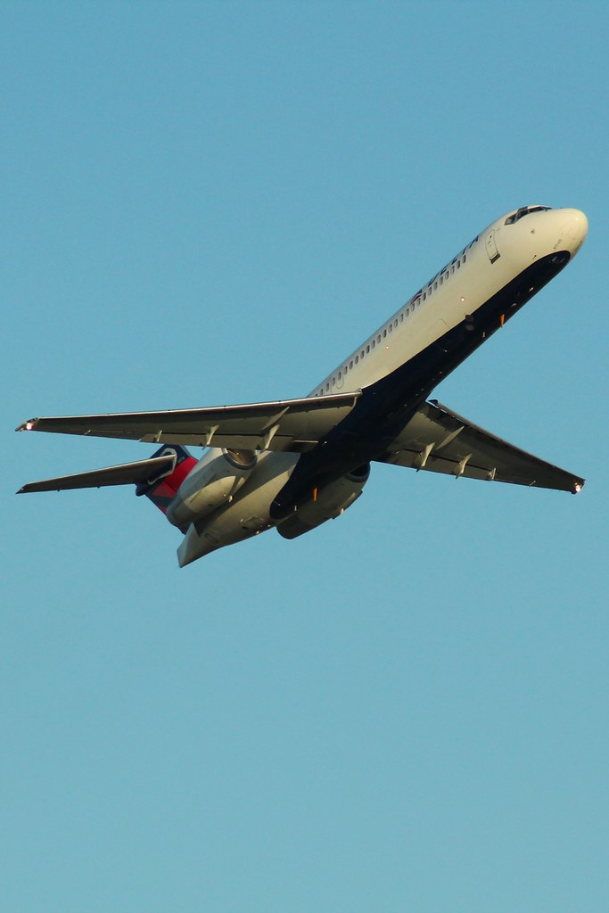 Photo of Delta Airlines N982AT, Boeing 717-200