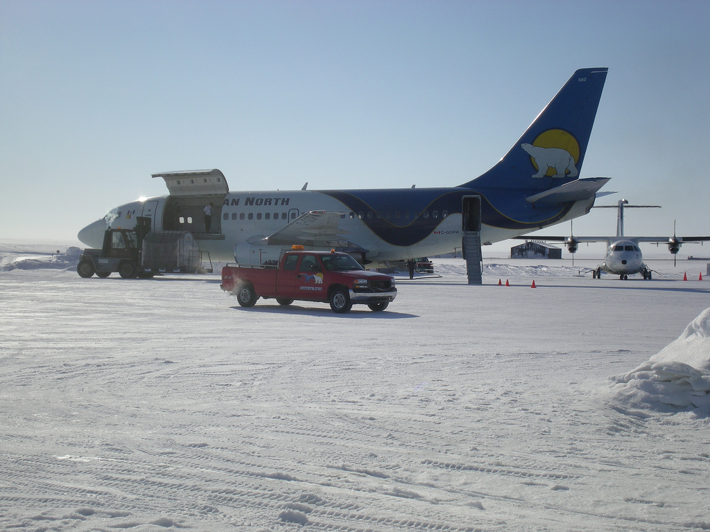 Photo of Air Inuit C-GOPW, Boeing 737-200