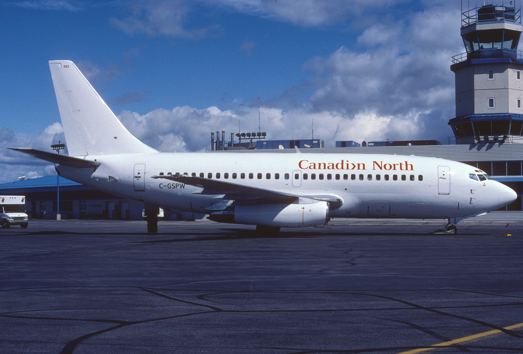 Photo of Air Inuit C-GSPW, Boeing 737-200