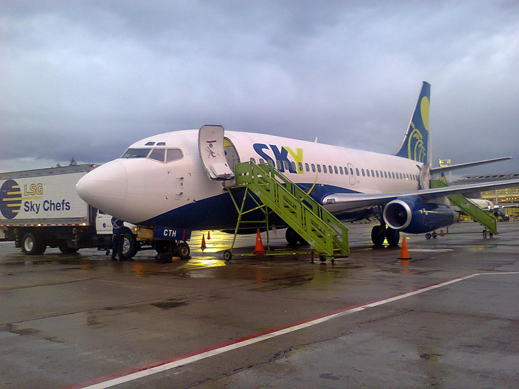 Photo of Sky Airline CC-CTH, Boeing 737-200