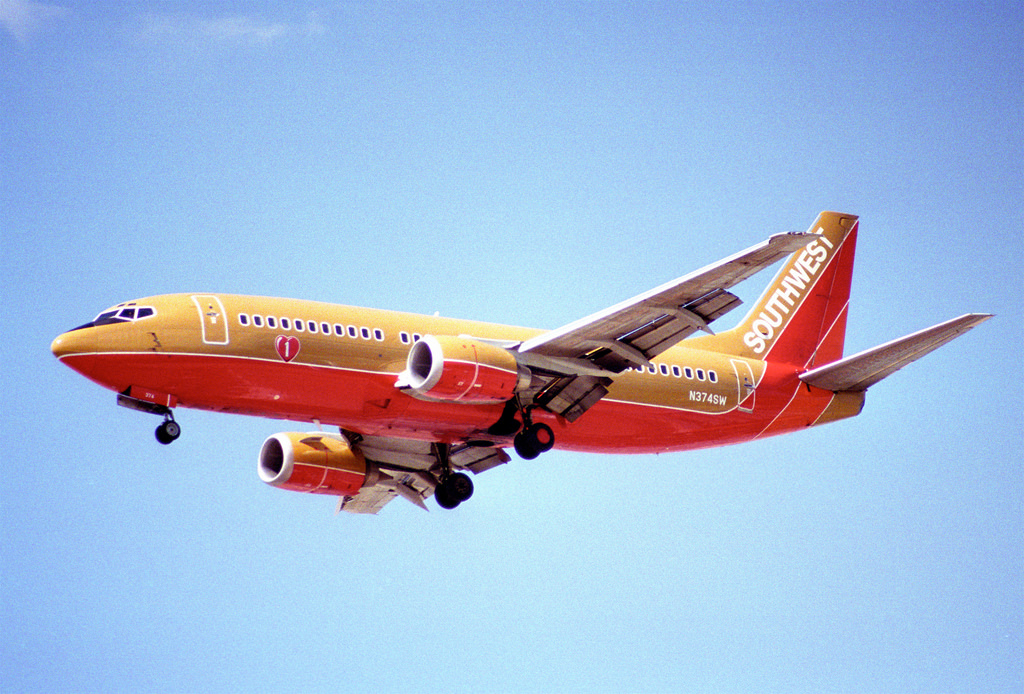 Photo of Southwest Airlines N374SW, Boeing 737-300