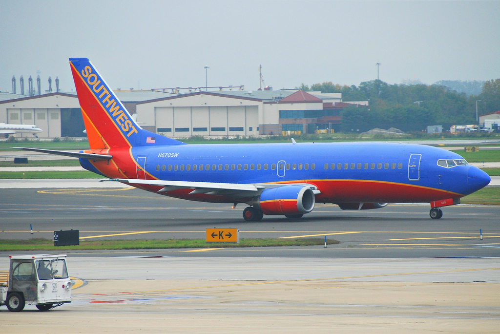 Photo of Southwest Airlines N670SW, Boeing 737-300