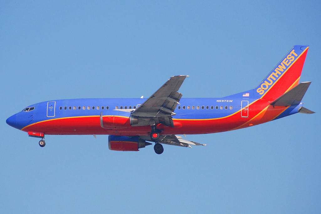 Photo of Southwest Airlines N697SW, Boeing 737-300