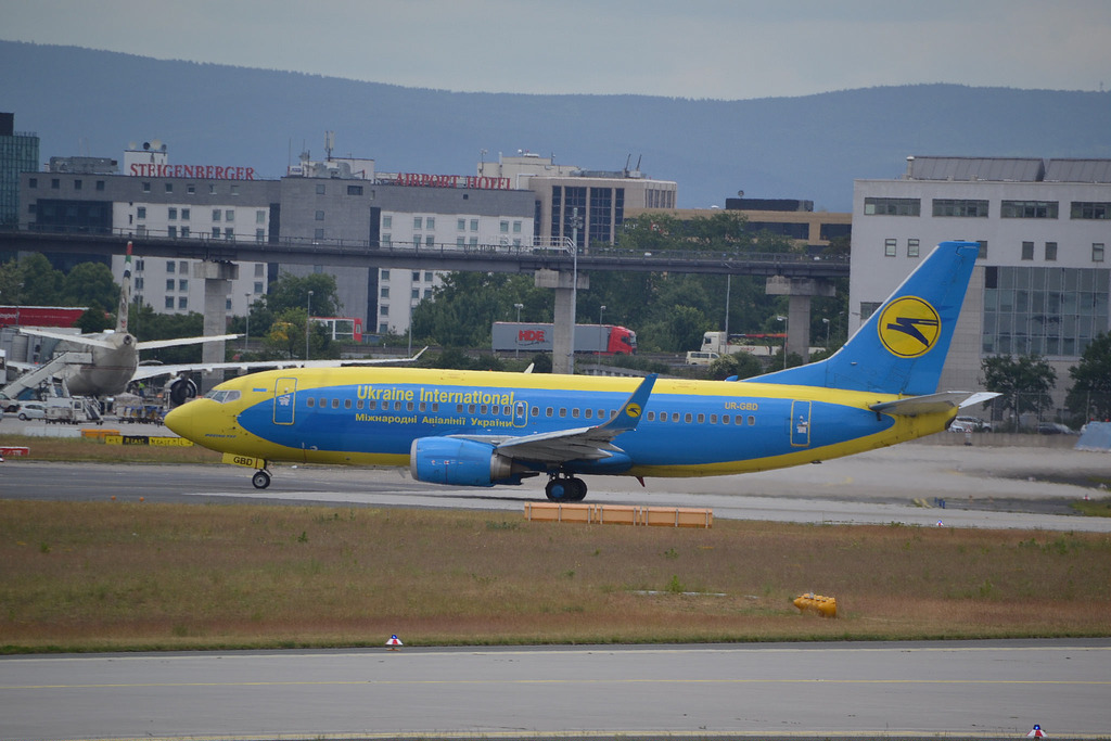 Photo of Ukraine International Airlines UR-GBD, Boeing 737-300