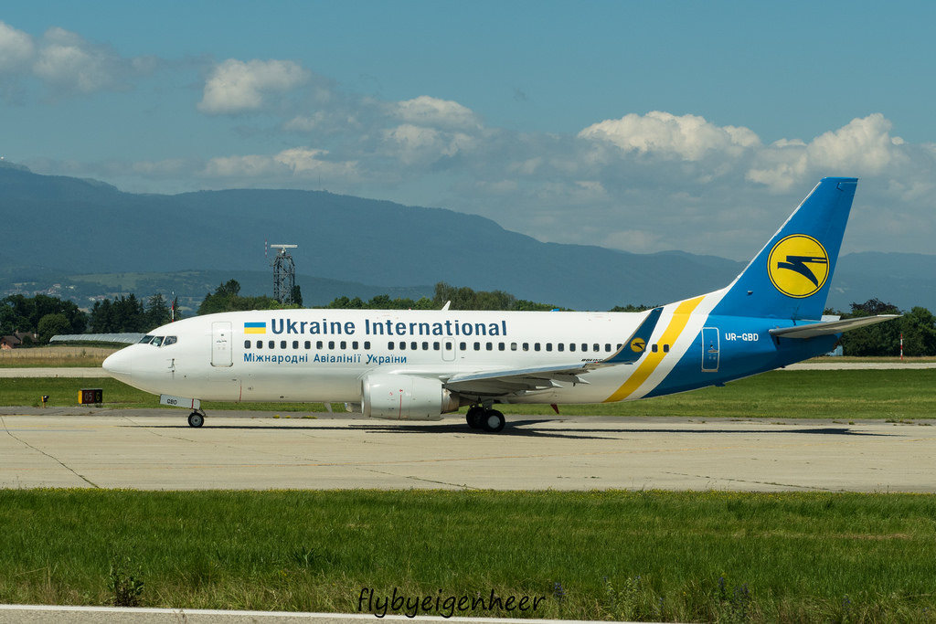 Photo of Ukraine International Airlines UR-GBD, Boeing 737-300
