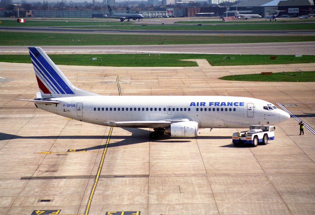 Photo of Nauru Airlines VH-NLK, Boeing 737-300