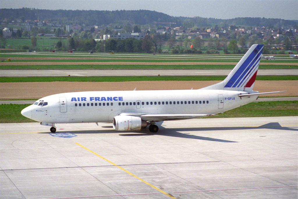 Photo of Nauru Airlines VH-NLK, Boeing 737-300