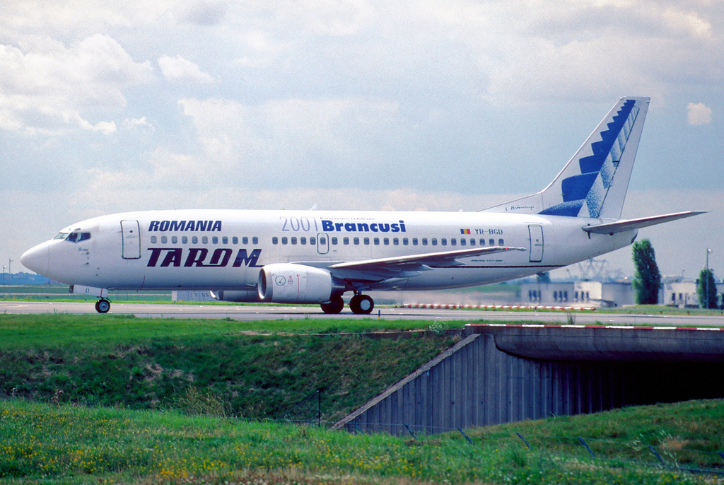 Photo of Tarom YR-BGD, Boeing 737-300