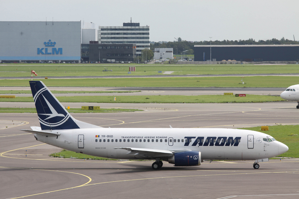 Photo of Tarom YR-BGD, Boeing 737-300