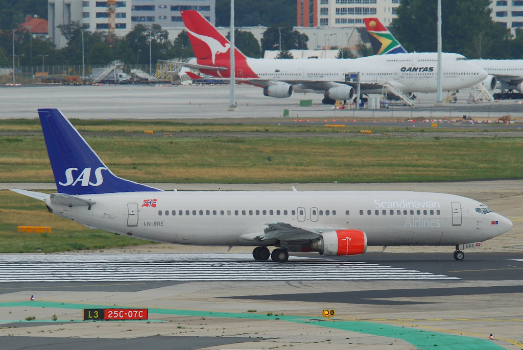 Photo of SAS Scandinavian Airlines LN-BRE, Boeing 737-400