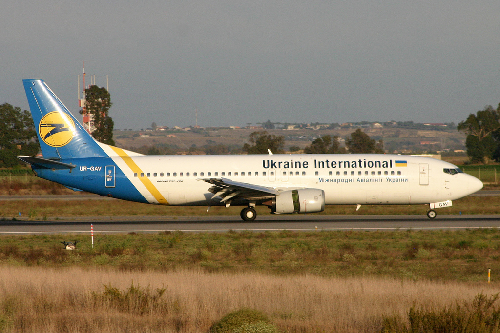 Photo of Ukraine International Airlines UR-GAV, Boeing 737-400