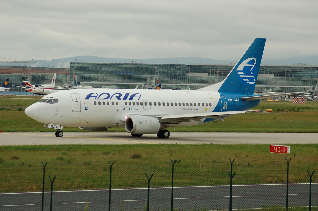 Photo of Ukraine International Airlines UR-GAT, Boeing 737-500