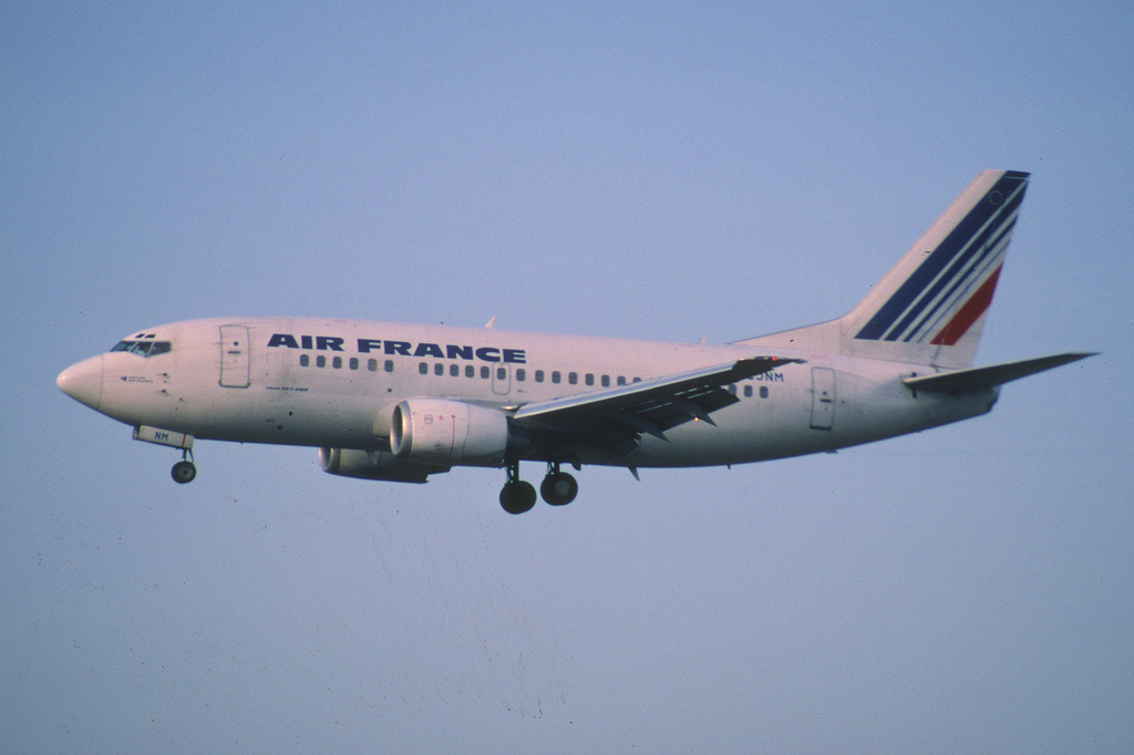 Photo of Ukraine International Airlines UR-GAT, Boeing 737-500