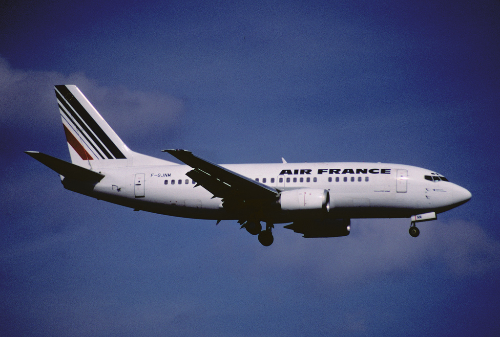 Photo of Ukraine International Airlines UR-GAT, Boeing 737-500