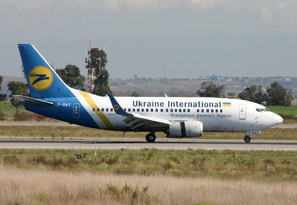 Photo of Ukraine International Airlines UR-GAT, Boeing 737-500