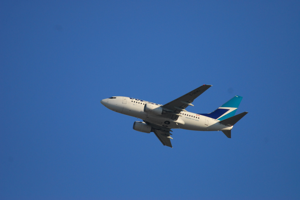 Photo of Westjet Airlines C-GEWJ, Boeing 737-600