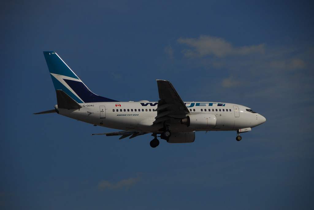 Photo of Westjet Airlines C-GEWJ, Boeing 737-600