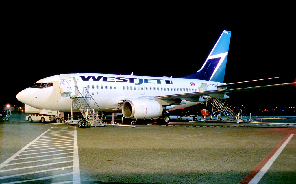 Photo of Westjet Airlines C-GWSB, Boeing 737-600