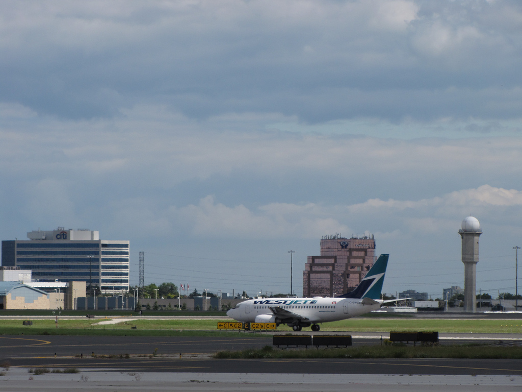 Photo of Westjet Airlines C-GWSB, Boeing 737-600