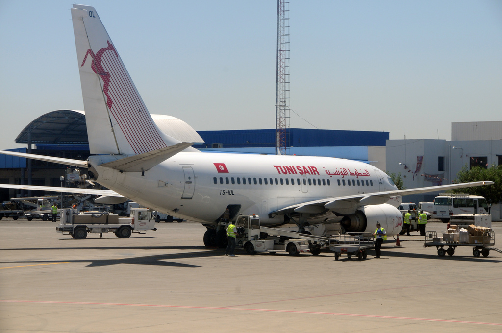 Photo of Tunisair TS-IOL, Boeing 737-600