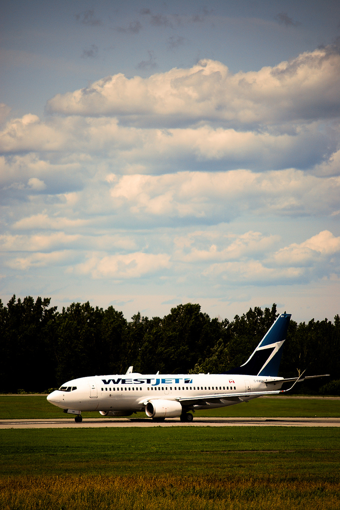 Photo of Westjet Airlines C-FWSX, Boeing 737-700