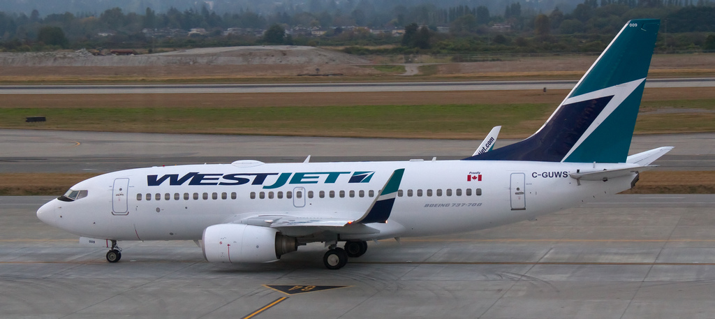 Photo of Westjet Airlines C-GUWS, Boeing 737-700