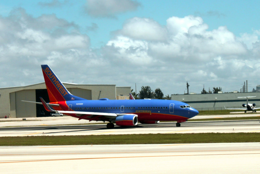 Photo of Southwest Airlines N216WR, Boeing 737-700