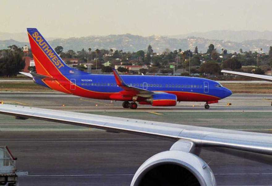 Photo of Southwest Airlines N232WN, Boeing 737-700
