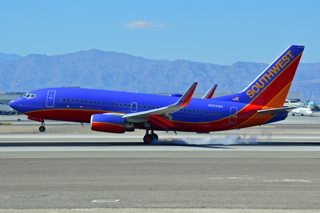 Photo of Southwest Airlines N253WN, Boeing 737-700