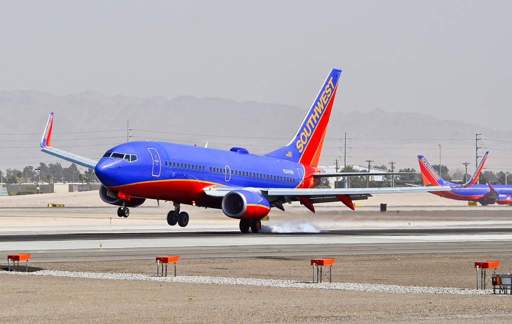 Photo of Southwest Airlines N284WN, Boeing 737-700