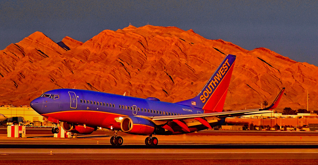 Photo of Southwest Airlines N472WN, Boeing 737-700