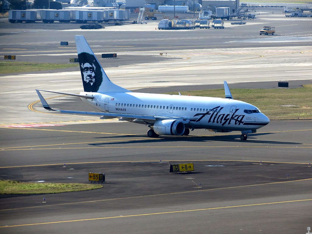 Photo of Alaska Airlines N644AS, Boeing 737-700