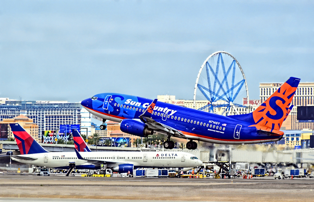 Photo of Sun Country Airlines N714SY, Boeing 737-700