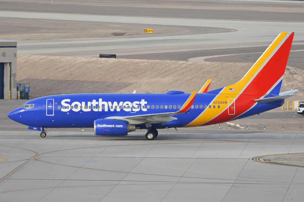 Photo of Southwest Airlines N728SW, Boeing 737-700