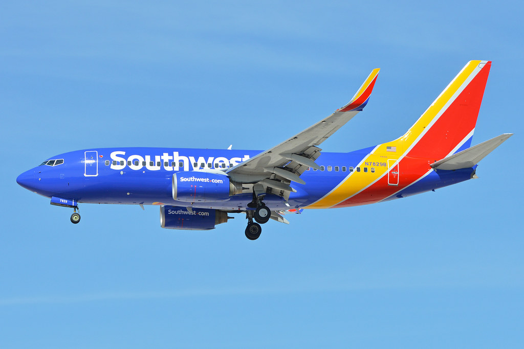 Photo of Southwest Airlines N7829B, Boeing 737-700