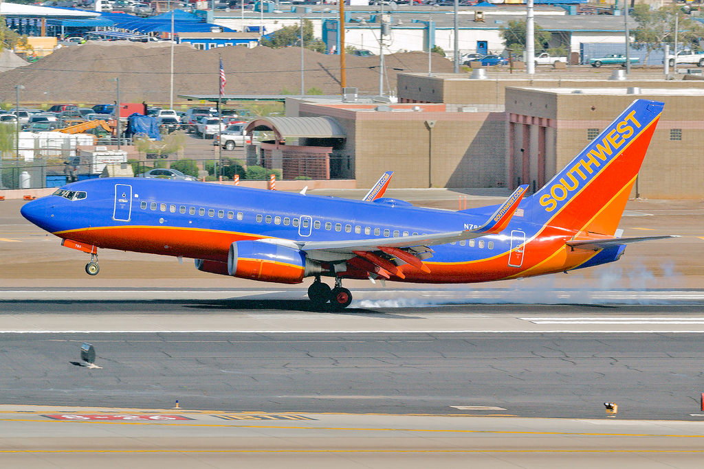 Photo of Southwest Airlines N785SW, Boeing 737-700