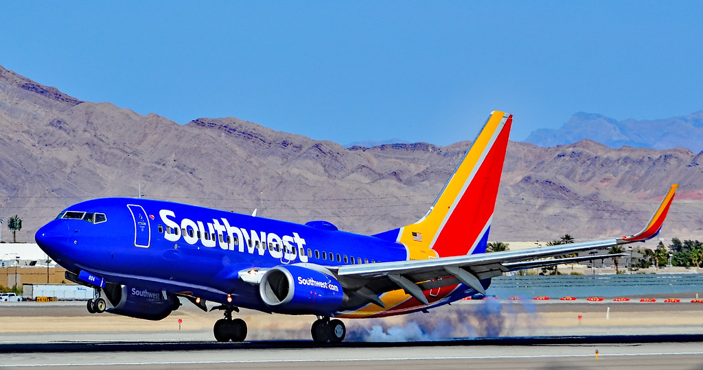 Photo of Southwest Airlines N924WN, Boeing 737-700