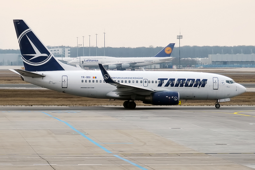 Photo of Tarom YR-BGI, Boeing 737-700