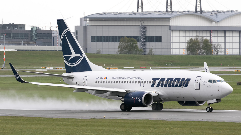 Photo of Tarom YR-BGI, Boeing 737-700